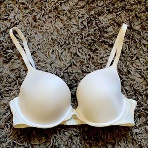Victoria’s Secret Biofit Demi uplift 36C